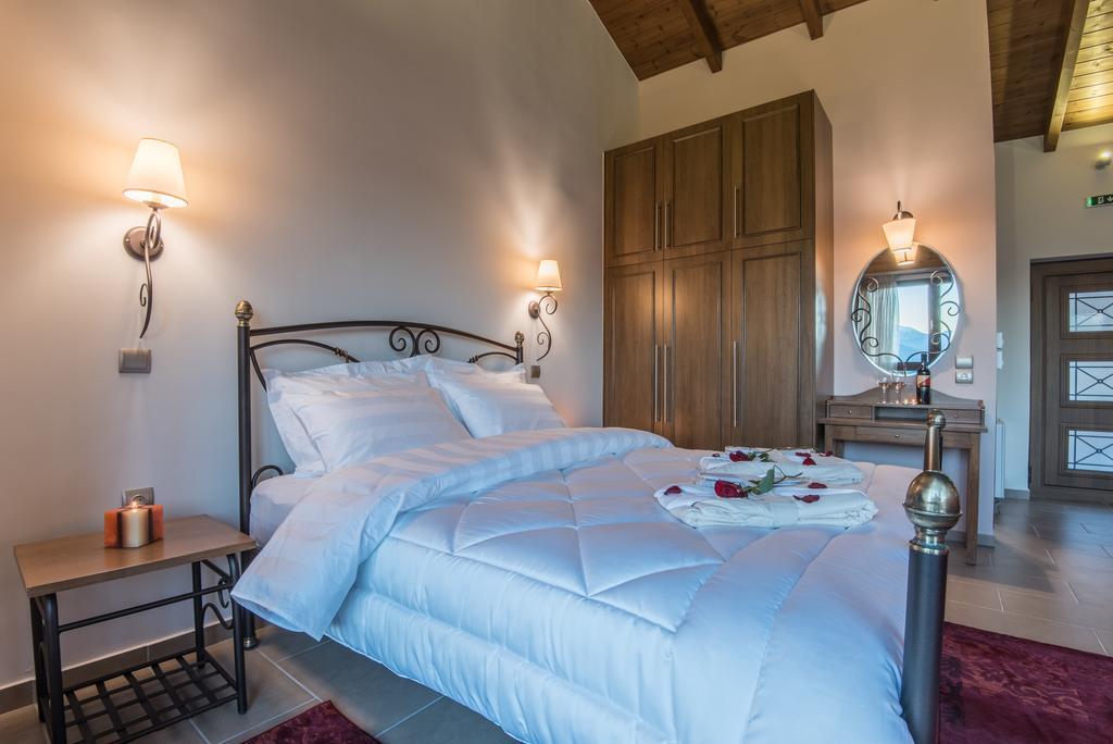 The View Village - Villas Suites & Spa Karpenisi Екстер'єр фото
