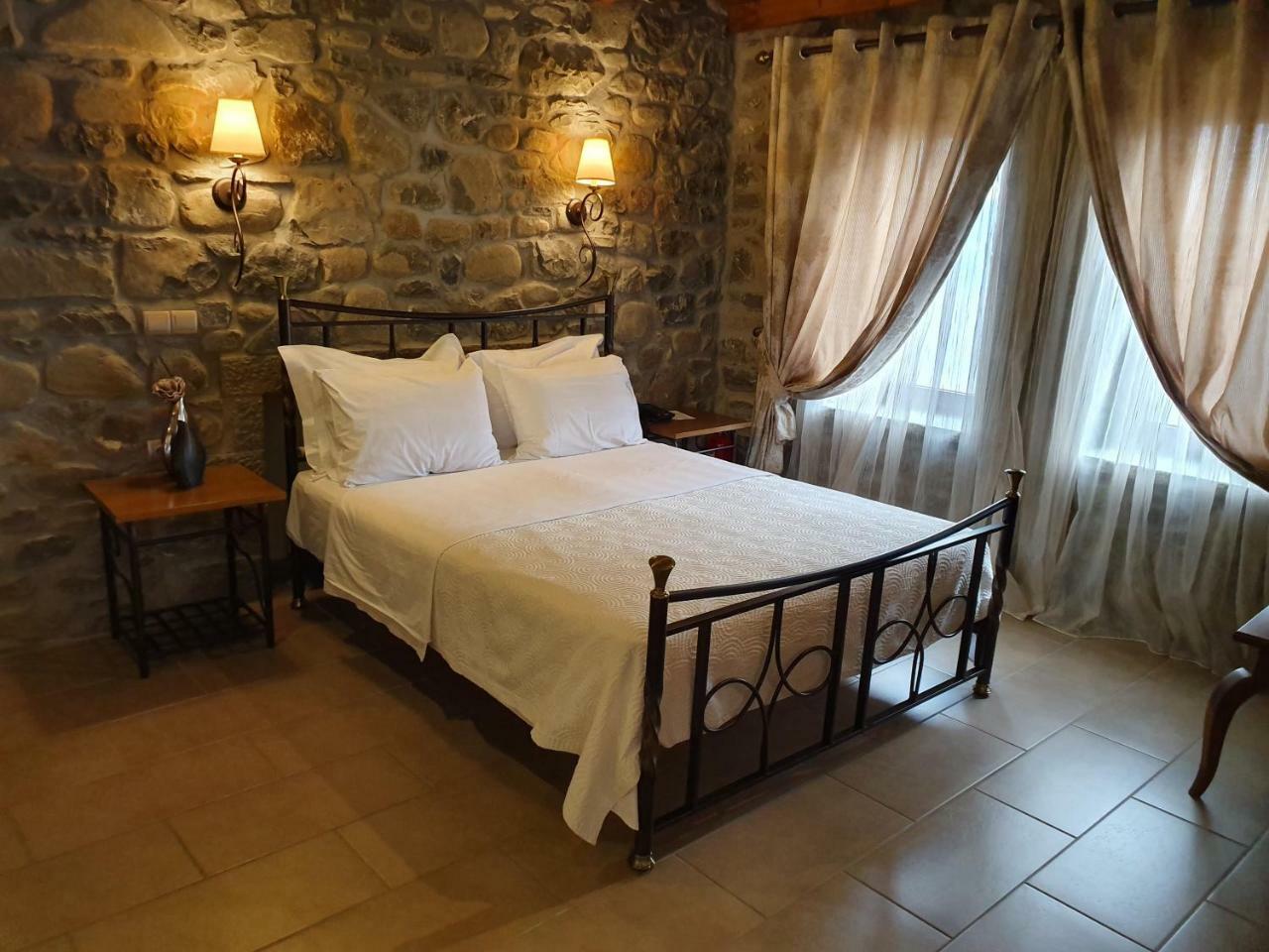 The View Village - Villas Suites & Spa Karpenisi Екстер'єр фото