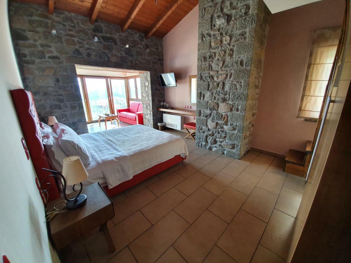 The View Village - Villas Suites & Spa Karpenisi Екстер'єр фото