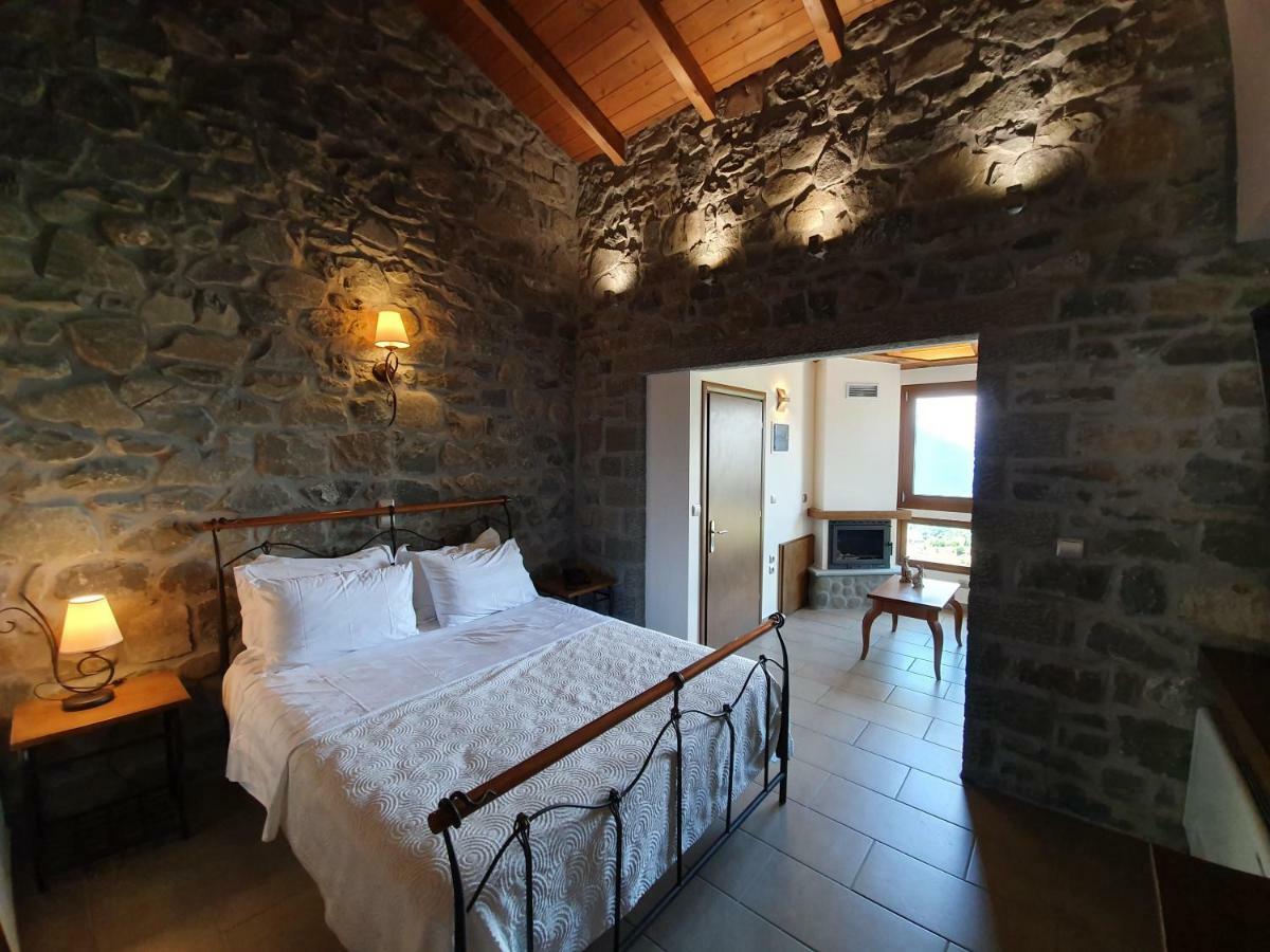 The View Village - Villas Suites & Spa Karpenisi Екстер'єр фото
